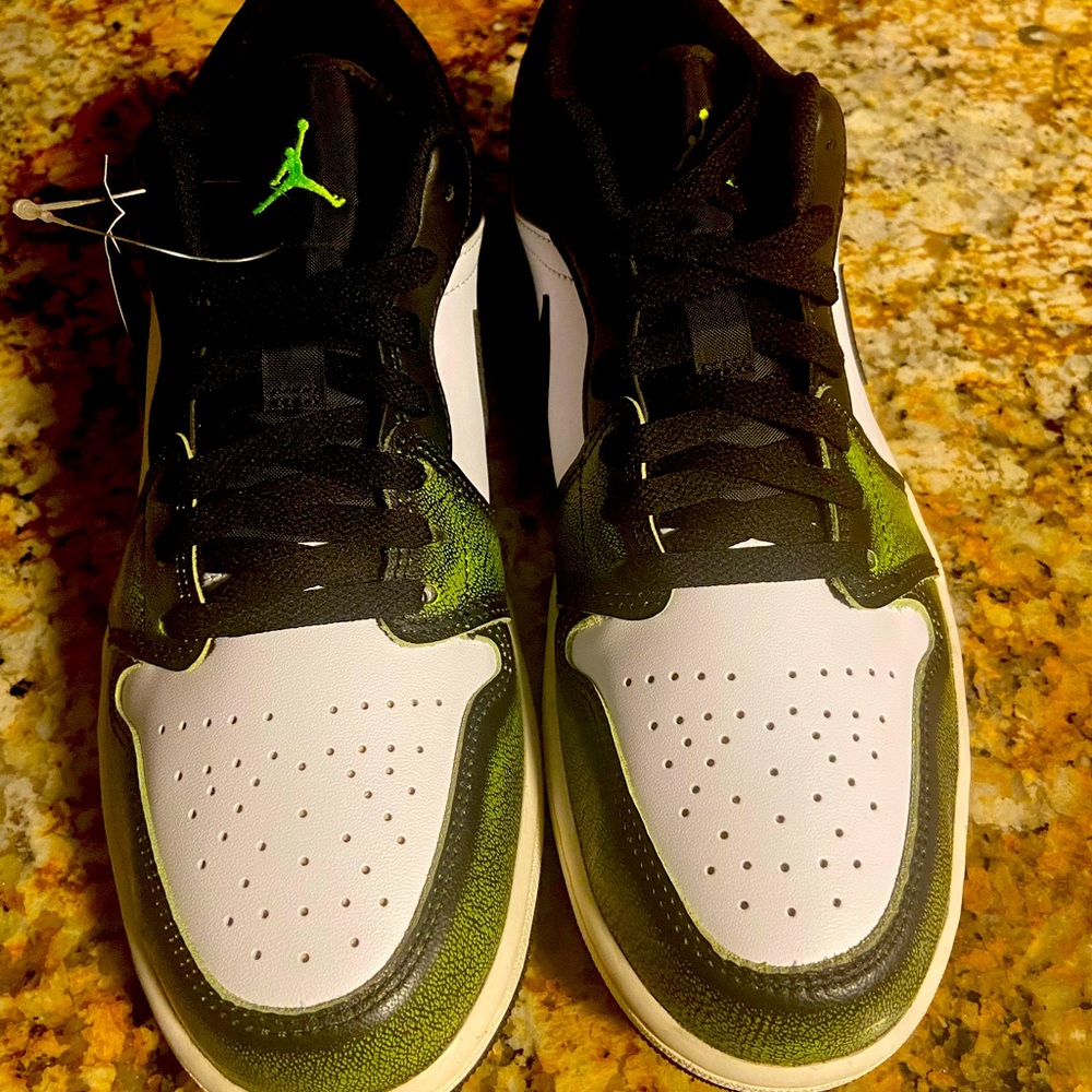 Jordan 1 Low SE